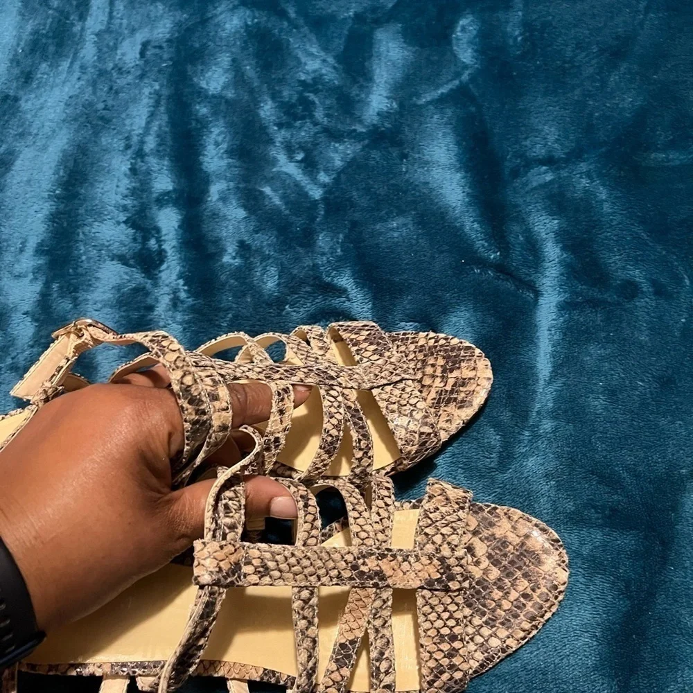 Strappy summer sandal snakeskin size 8. Rockport by adiPrene adidas! Nice shoes - Picture 6 of 16